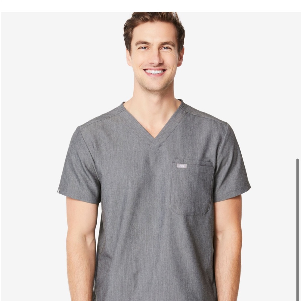 Figs men’s Graphite scrubs, top and bottom joggers